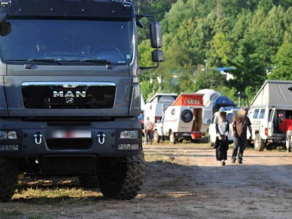 Camion MAN da spedizione in Camp Area