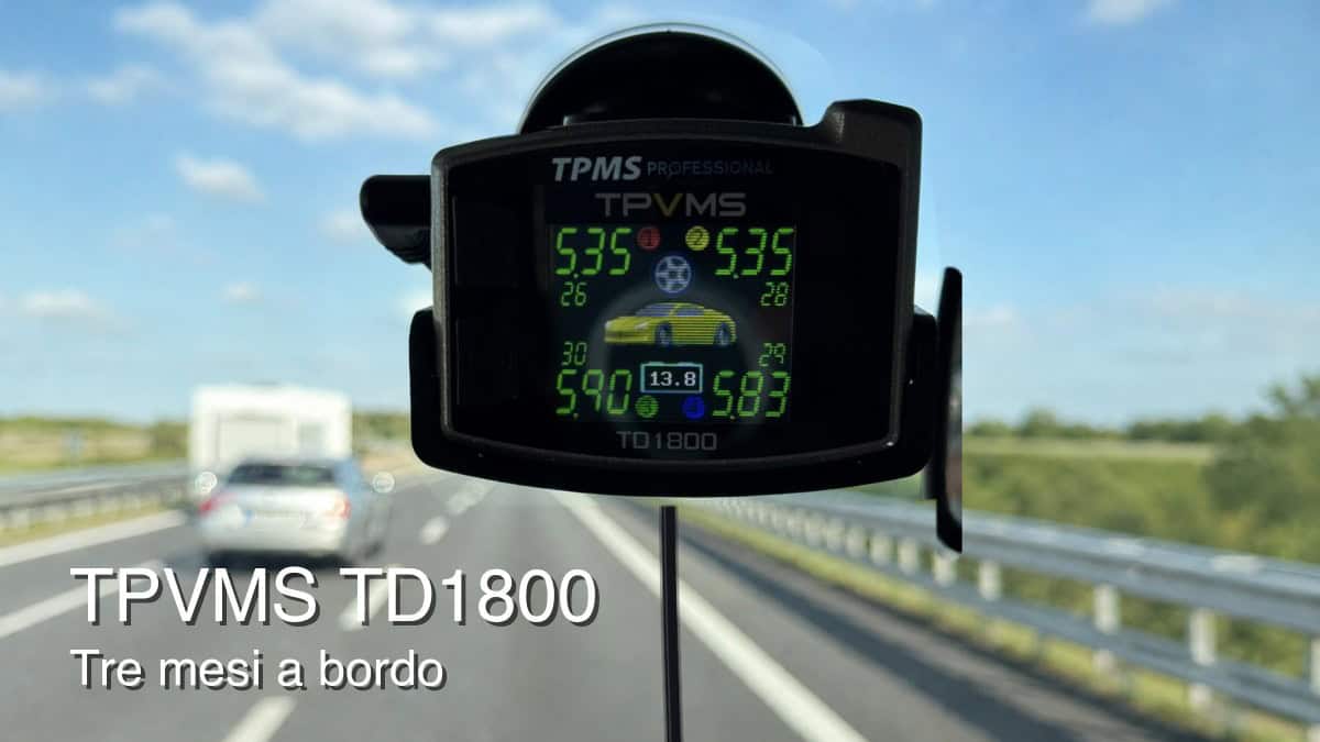 Display TPVMS TD1800 in funzione durante un viaggio in autostrada