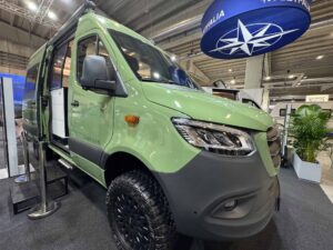 Westfalia James Cook 600 D su Sprinter 4x4, verde, allo stand Westfalia del Salone del Camper 2026
