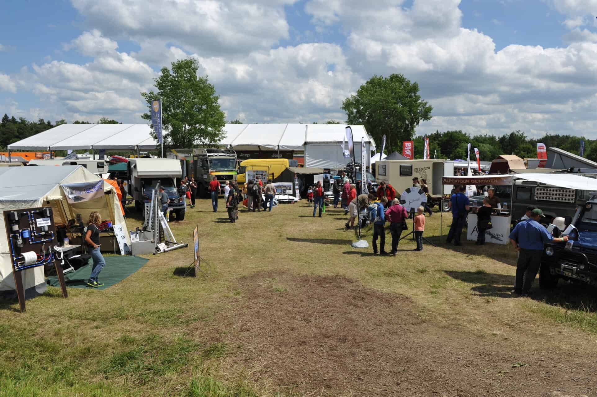 Pubblico e stand ad Abenteuer & Allrad