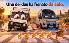 GSR II sui camper: vignetta con un'Arca Mascotte anni Ottanta che inchioda e una Mascotte 2027 che frena da sola davanti a un'anatra con gli anatroccoli sulle strisce